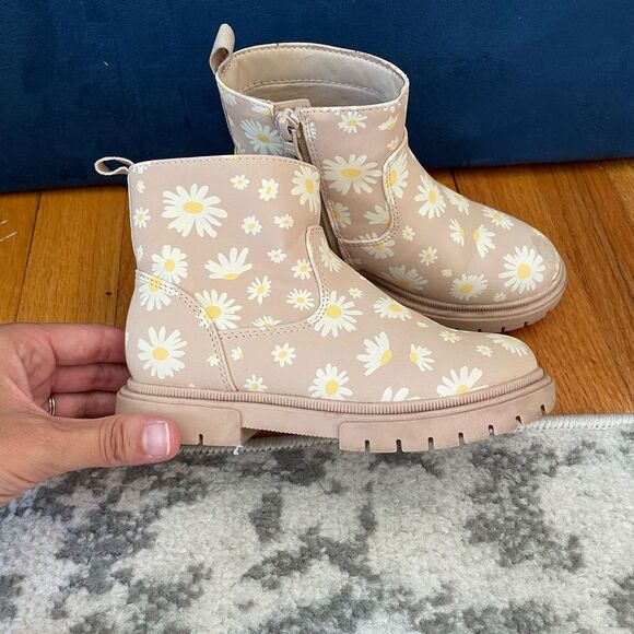 Cat & Jack Tan Floral Kids Boots size 11 - Picture 1 of 7